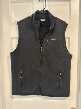 Patagonia Black Fleece Vest with Multicolor Logo